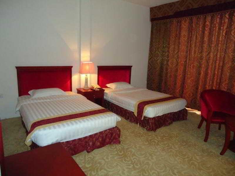 Tilko City Hotel Джафна Экстерьер фото