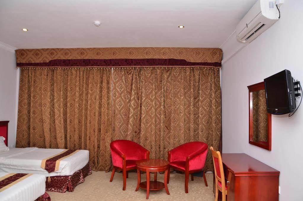 Tilko City Hotel Джафна Экстерьер фото