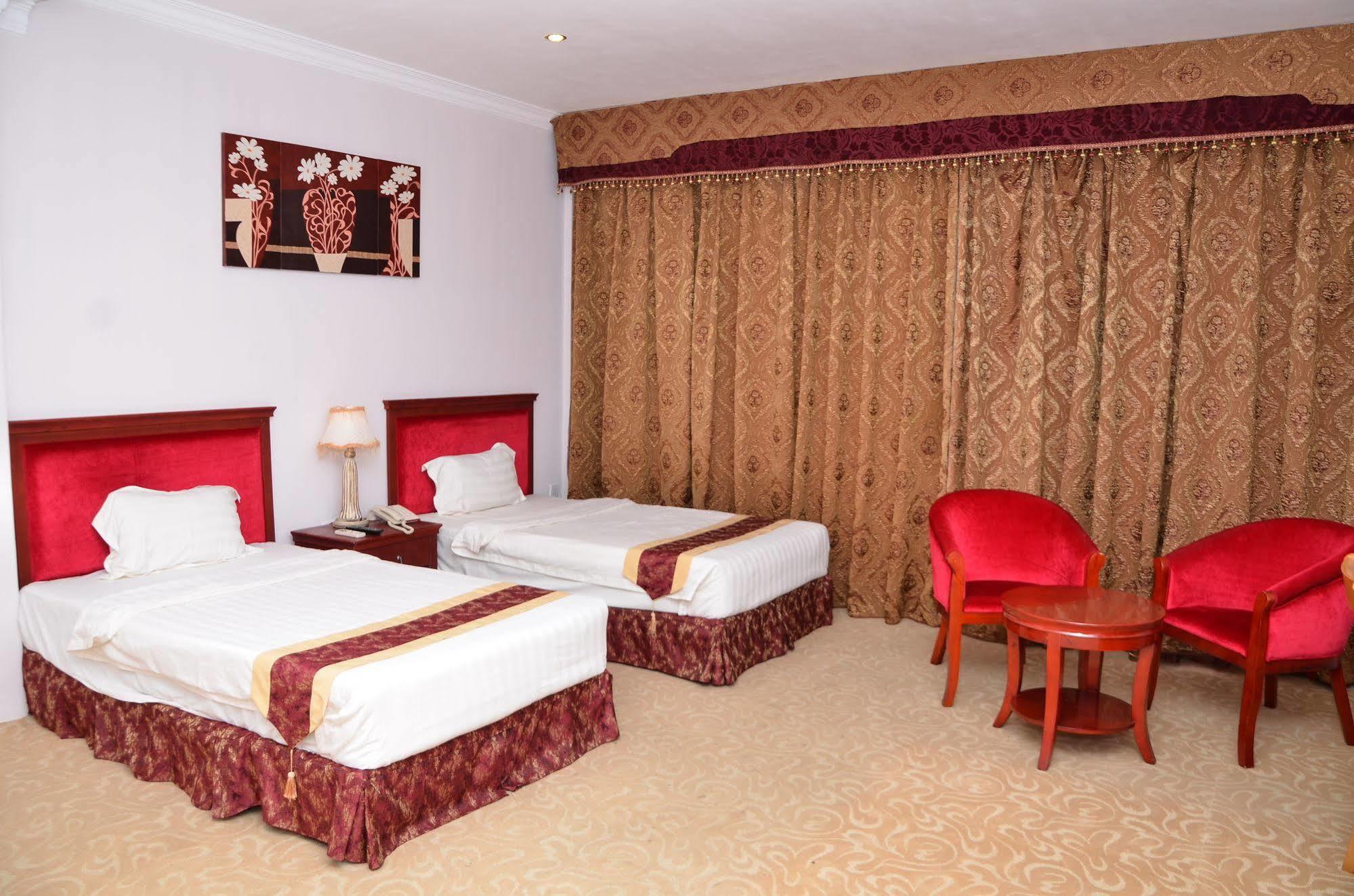Tilko City Hotel Джафна Экстерьер фото