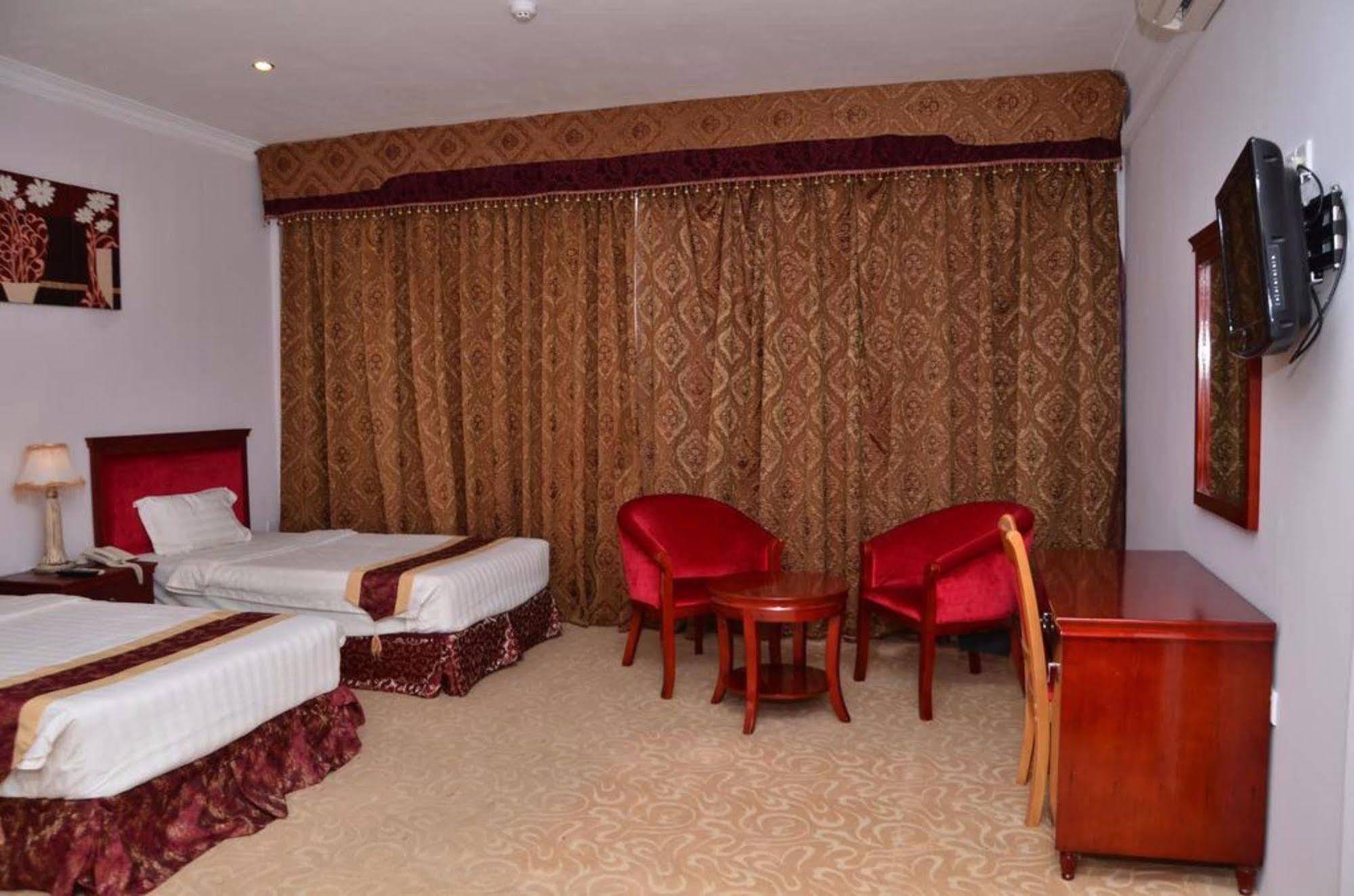 Tilko City Hotel Джафна Экстерьер фото